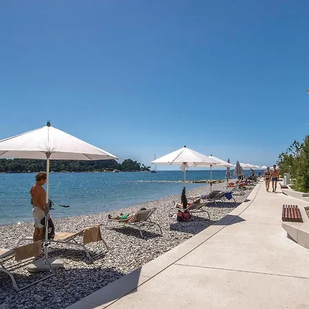 Lovely In Zuntici With Heated Swimming Pool 度假居
